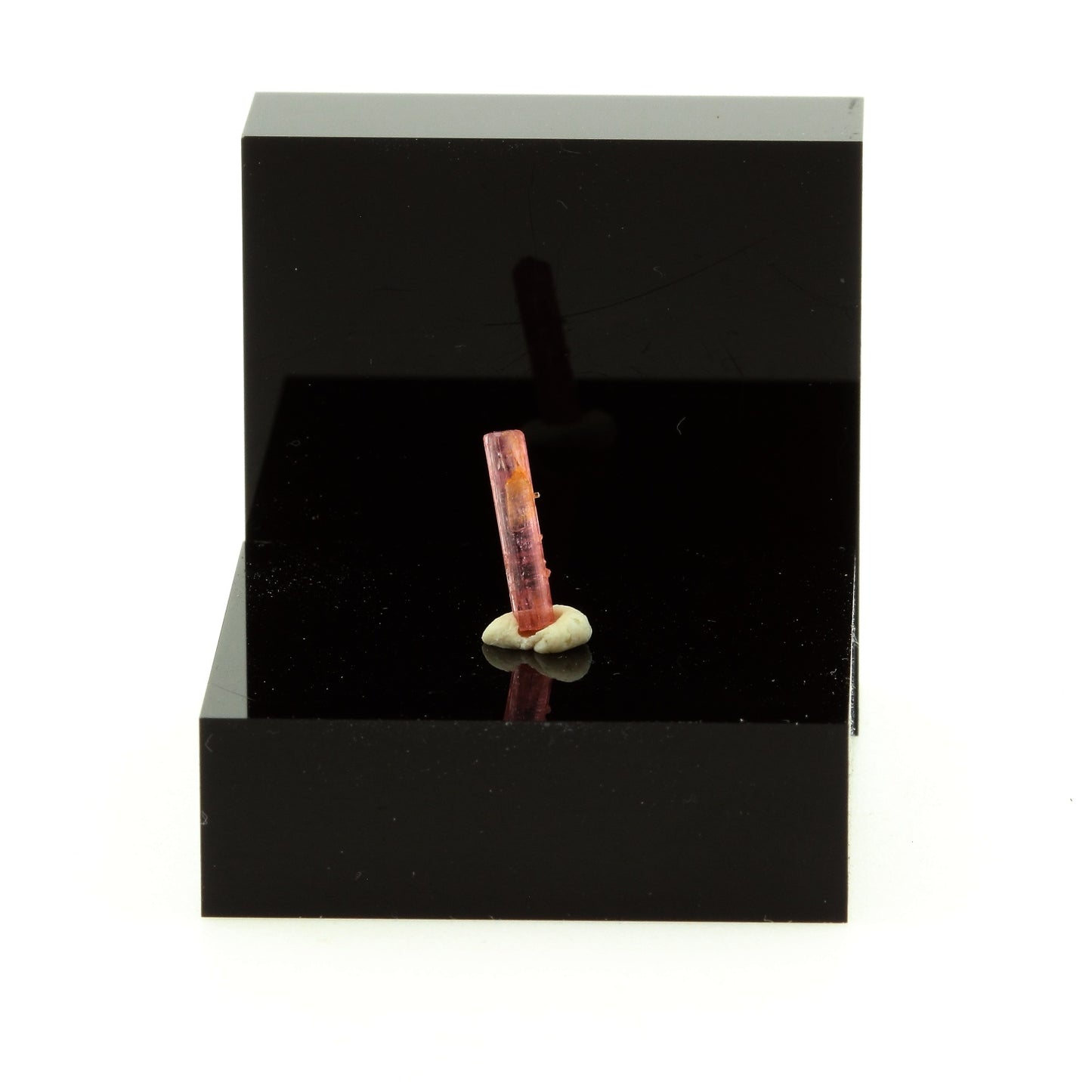 Tourmaline Rubellite. 0.41 carats. Tsarafara Nord, Madagascar