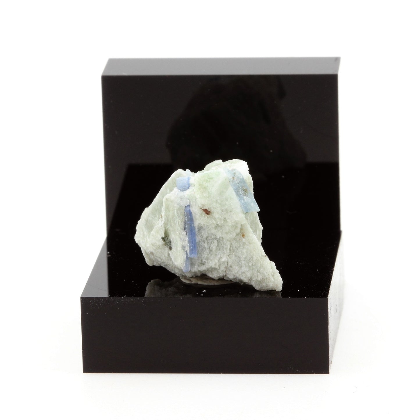 Cyanite Disthène. 12.96 carats. Pizzo Forno, Ticino, Suisse