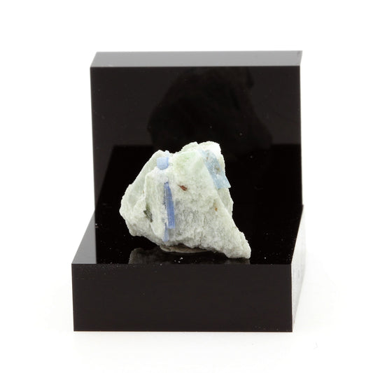 Cyanite Disthène. 12.96 carats. Pizzo Forno, Ticino, Suisse