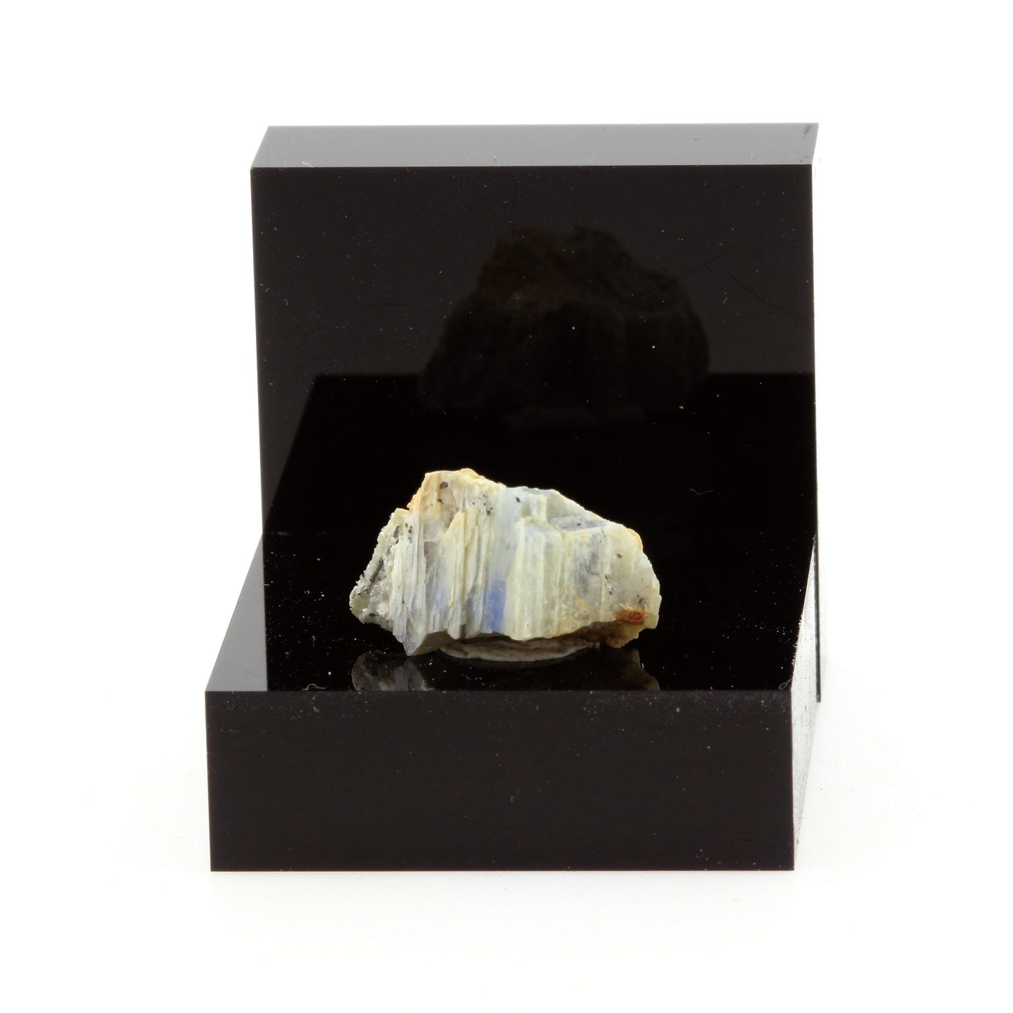 Cyanite Disthène. 8.69 carats. Pizzo Forno, Ticino, Suisse