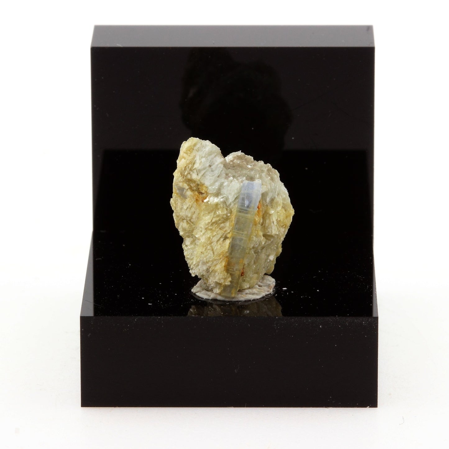 Cyanite Disthène. 9.44 carats. Pizzo Forno, Ticino, Suisse