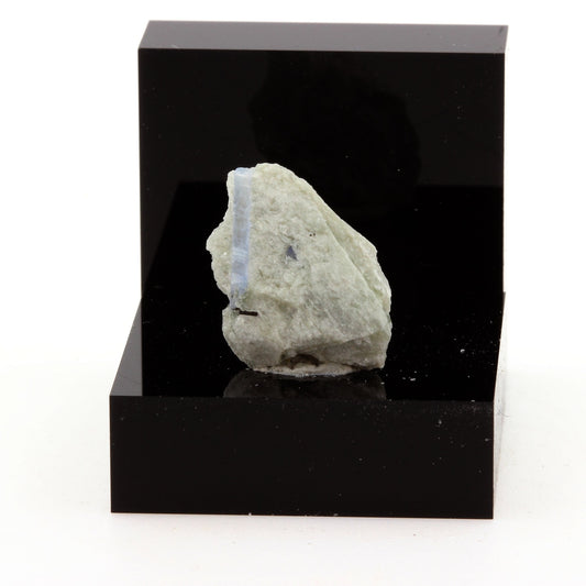 Cyanite Disthène. 6.08 carats. Pizzo Forno, Ticino, Suisse