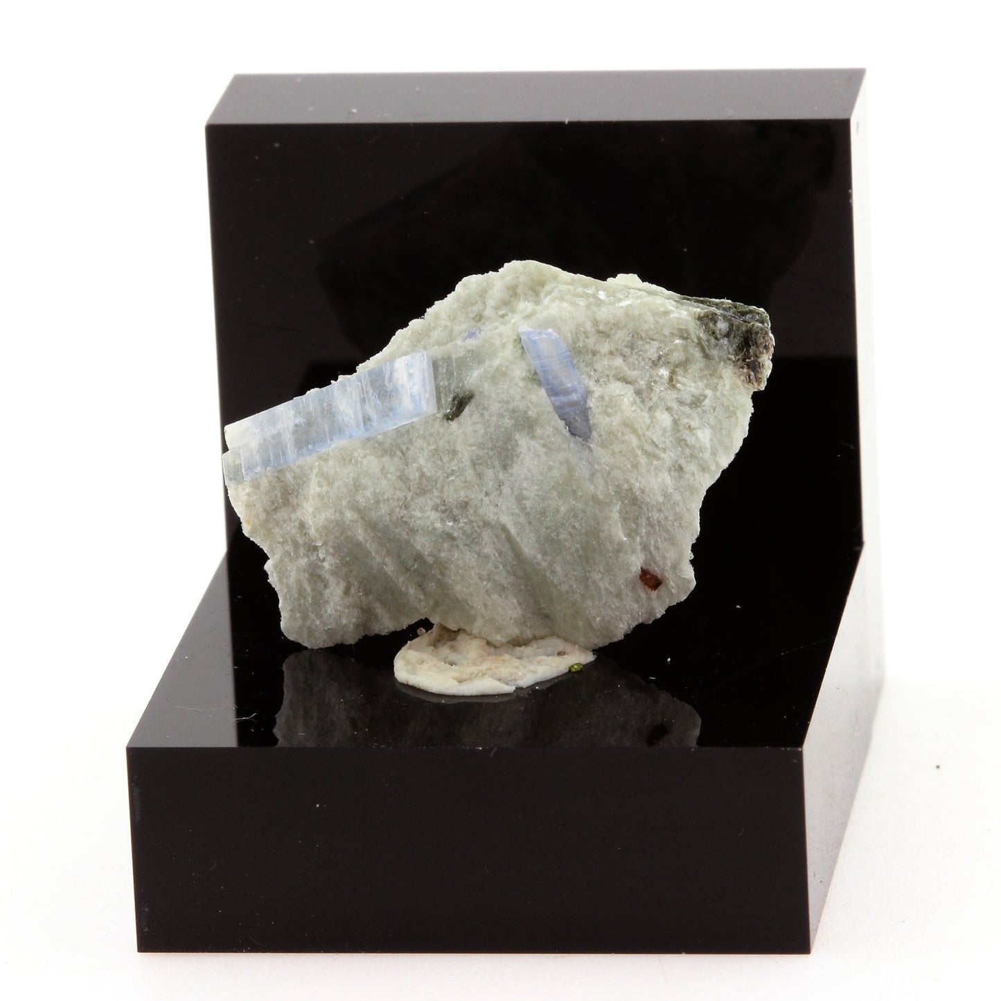 Cyanite Disthène. 14.13 carats. Pizzo Forno, Ticino, Suisse