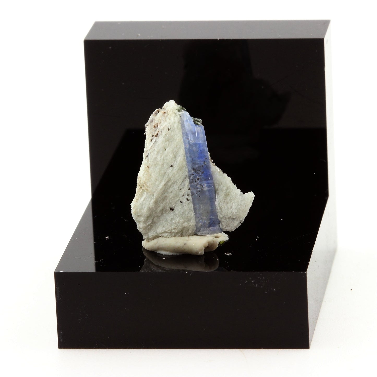 Cyanite Disthène. 6.43 carats. Pizzo Forno, Ticino, Suisse