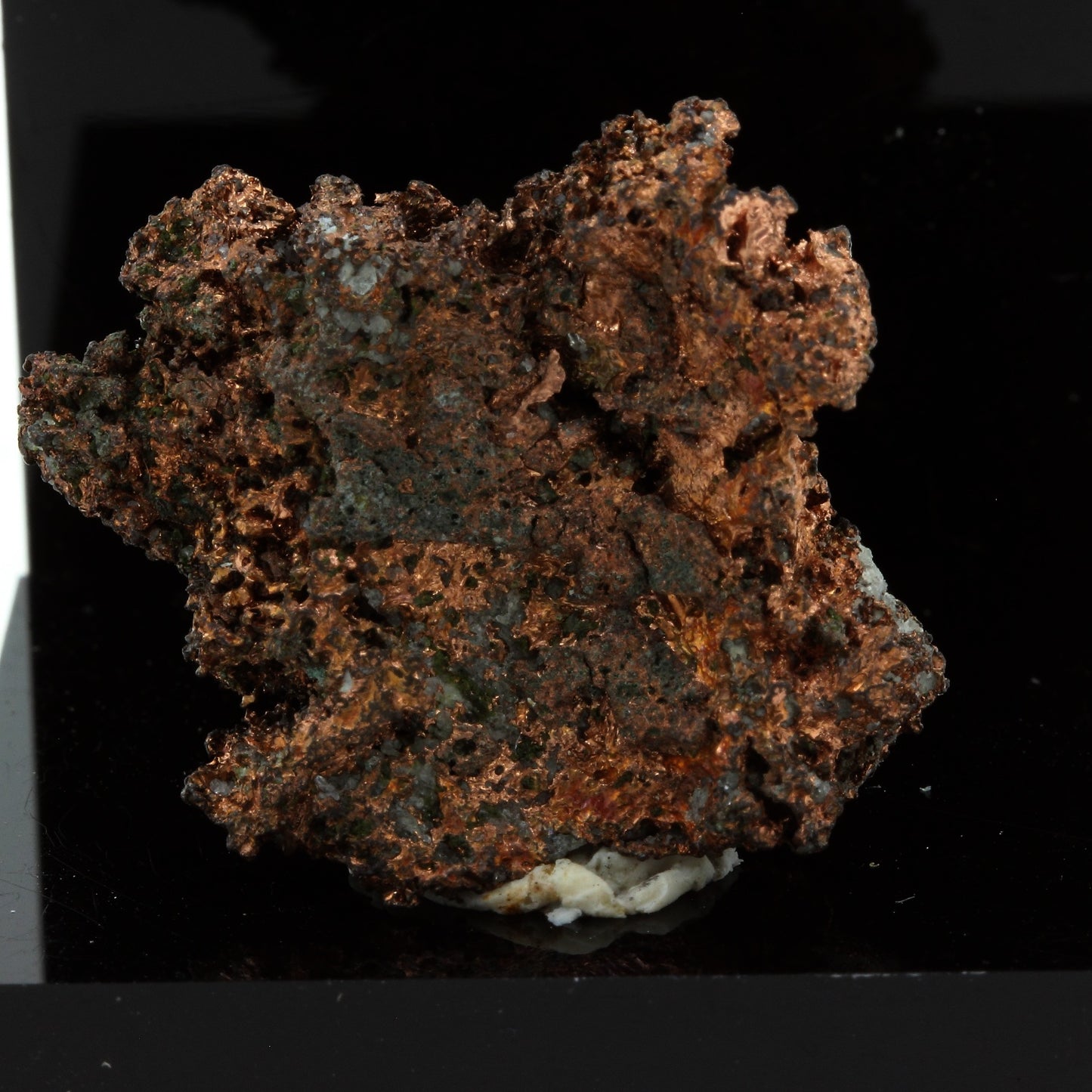 Cuivre natif. 87.63 carats. Keweenaw Co., Michigan, USA