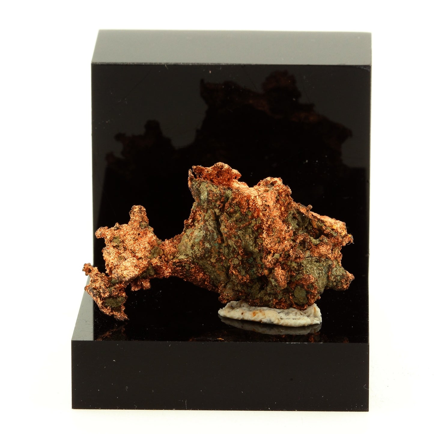 Cuivre natif. 51.34 carats. Keweenaw Co., Michigan, USA