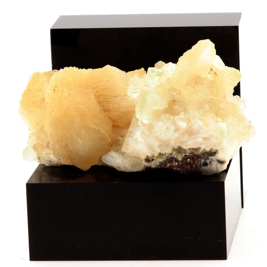 Stilbite et Apophyllite. 305.2 carats. Inde