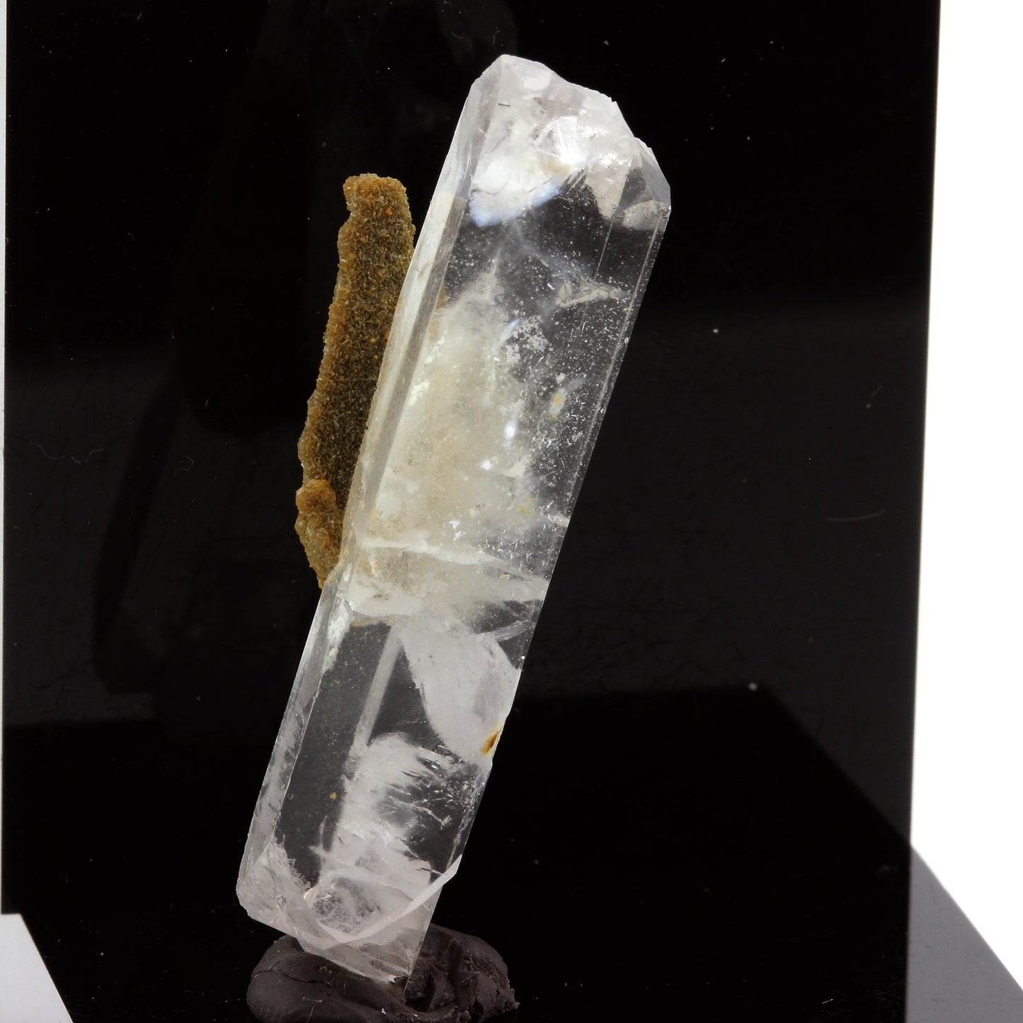 Baryte. 44.36 carats. Book Cliffs, Grand Junction, Colorado, USA