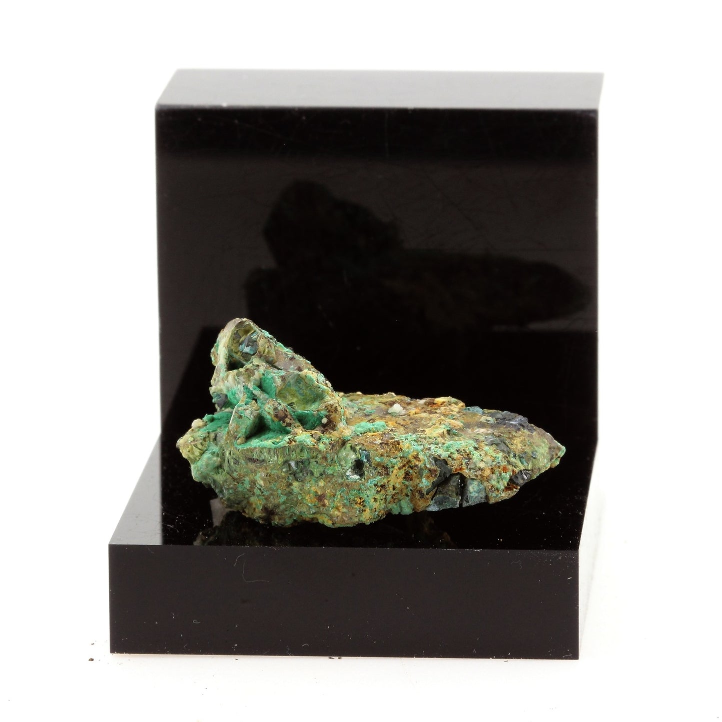 Bournonite. 72.37 carats. La Mure, Isère, France