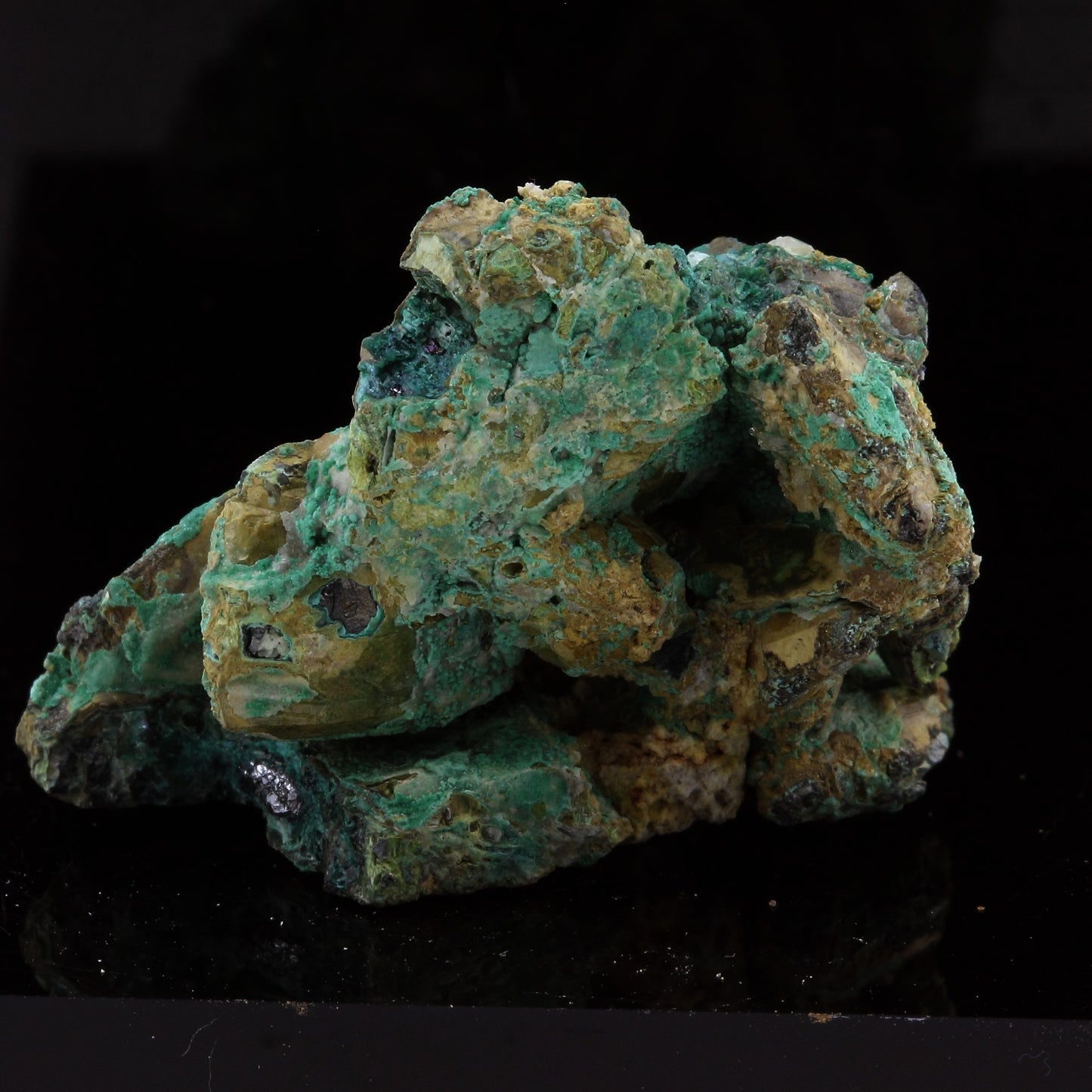 Bournonite. 59.89 carats. La Mure, Isère, France
