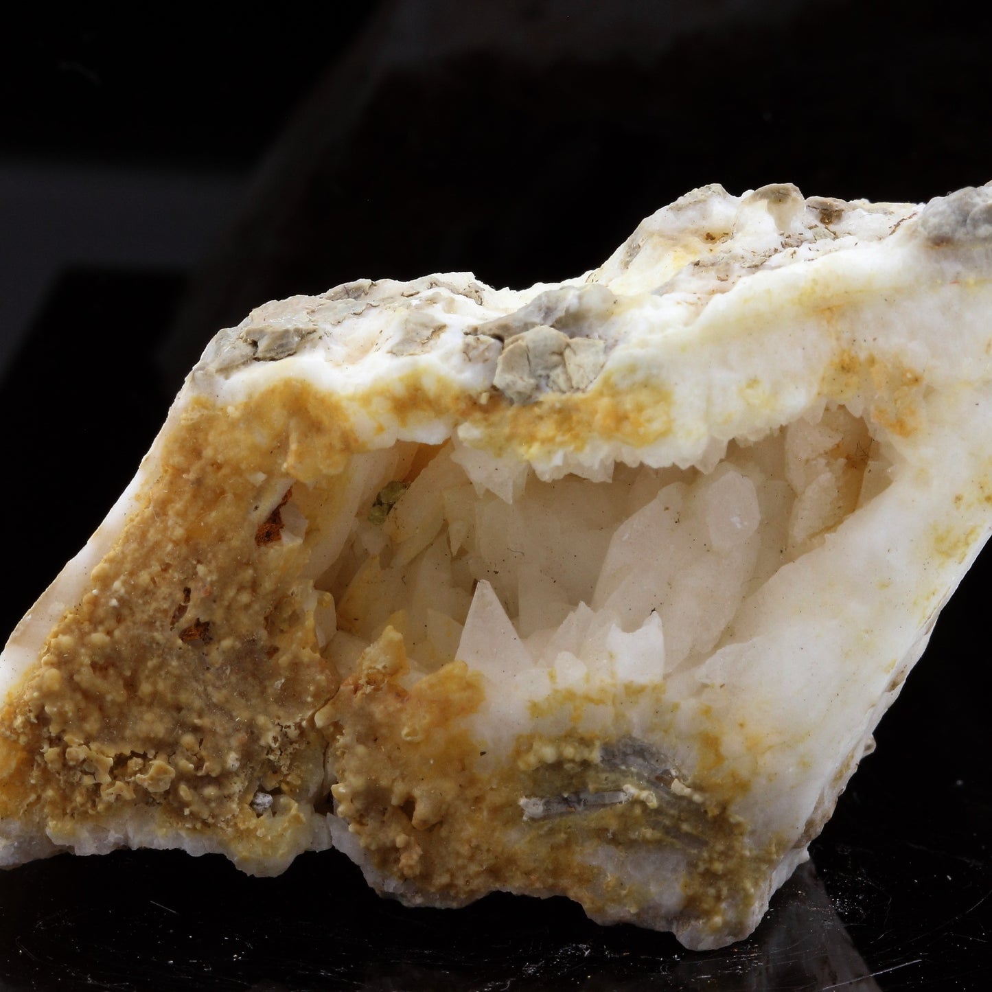 Calcite. 425.4 carats. Col de la Chaudière, Drôme, France