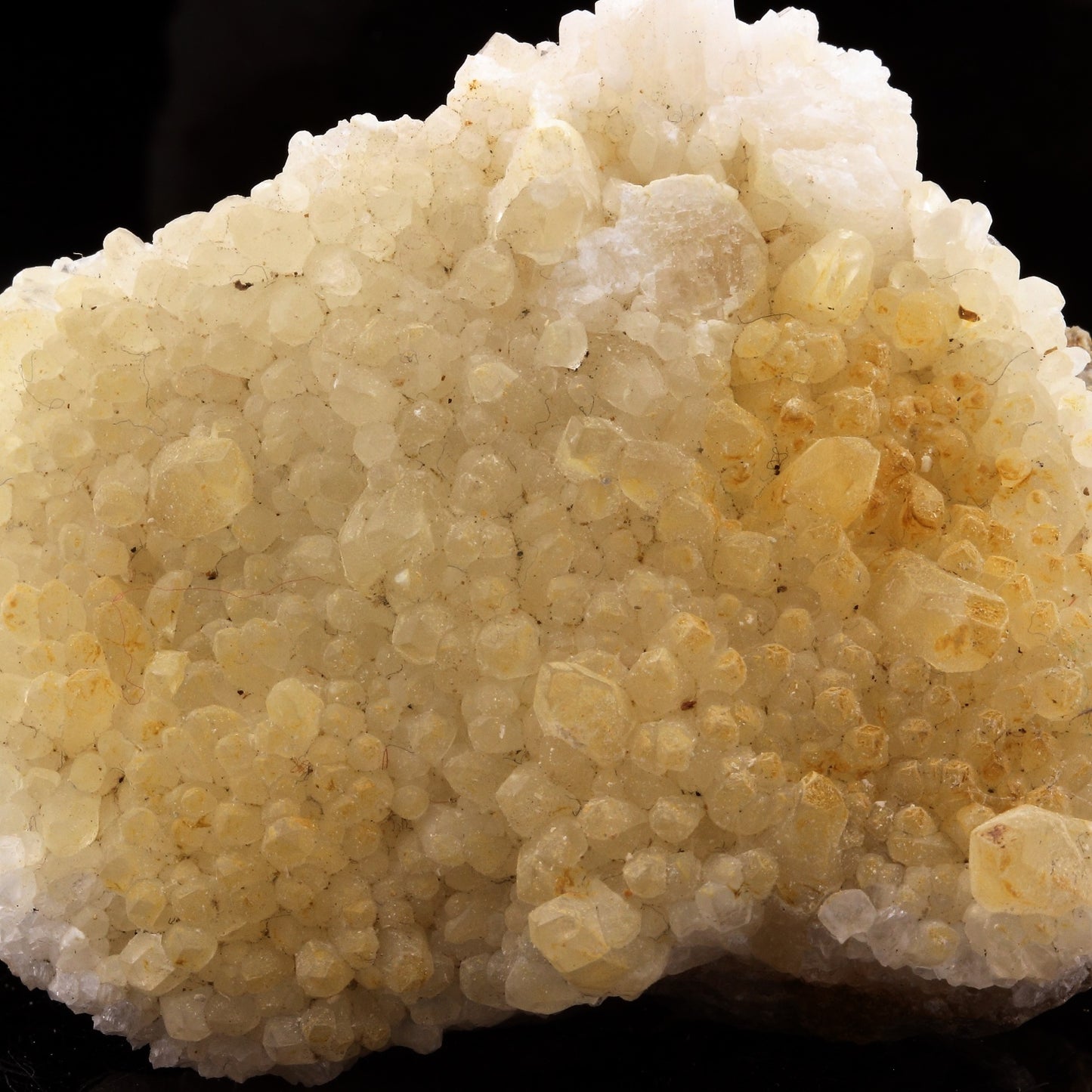 Calcite. 500.4 carats. Terrasson-Lavilledieu, Dordogne, France