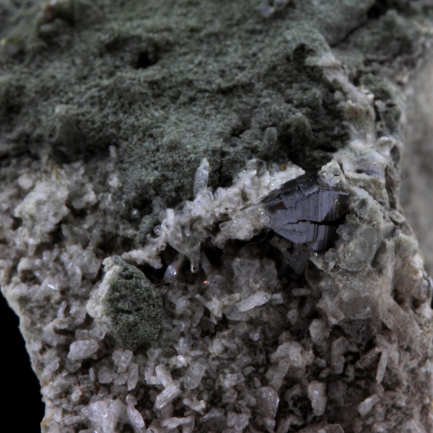 Anatase. 56.38 carats. St Christophe-en-Oisans, Bourg d'Oisans, France