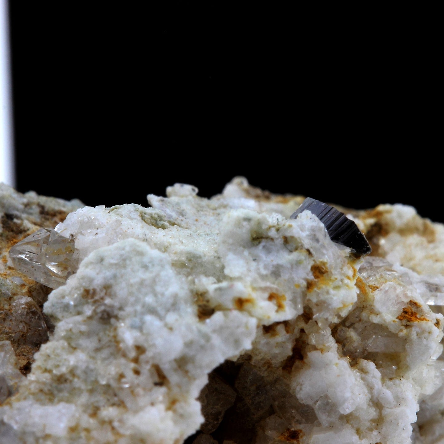 Anatase. 76.33 carats. Clavans, Bourg d'Oisans, France