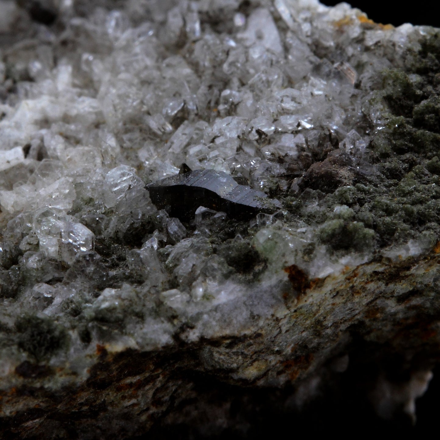Anatase. 67.29 carats. Clavans, Bourg d'Oisans, France
