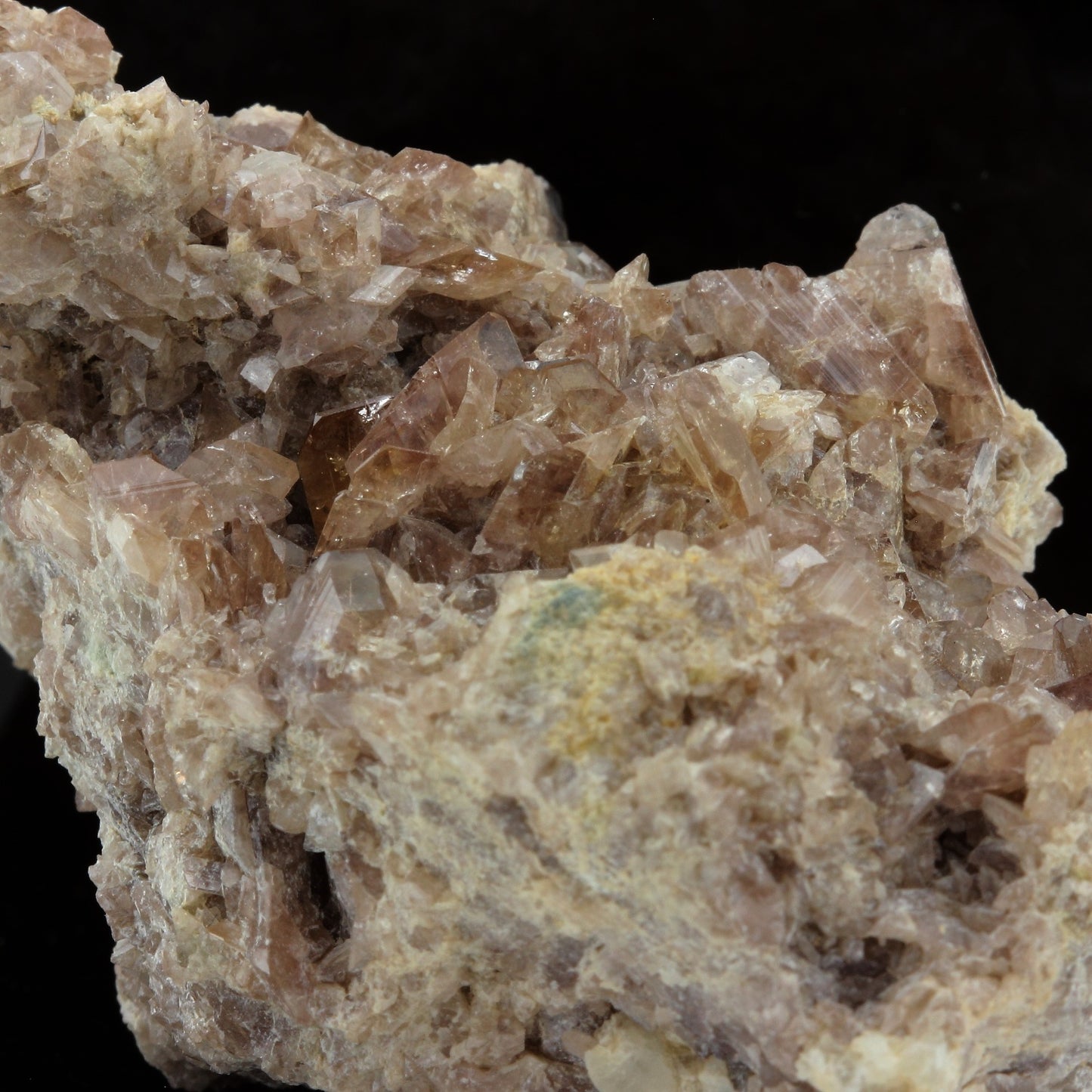Axinite. 435.9 carats. Chamrousse, Vizille, Isère, France
