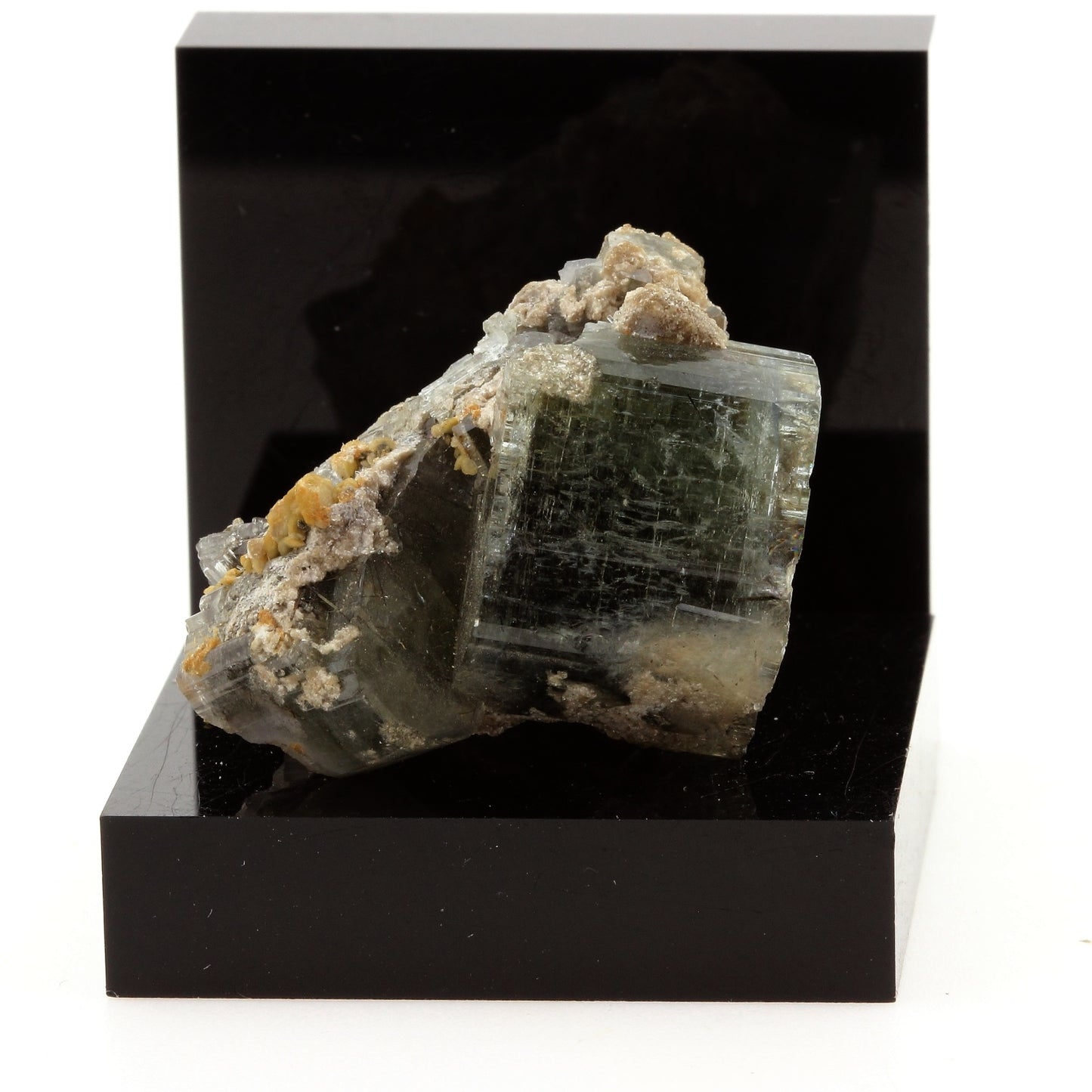 Fluorapatite. 118.3 carats. Panasqueira Mines, Covilhã, Portugal