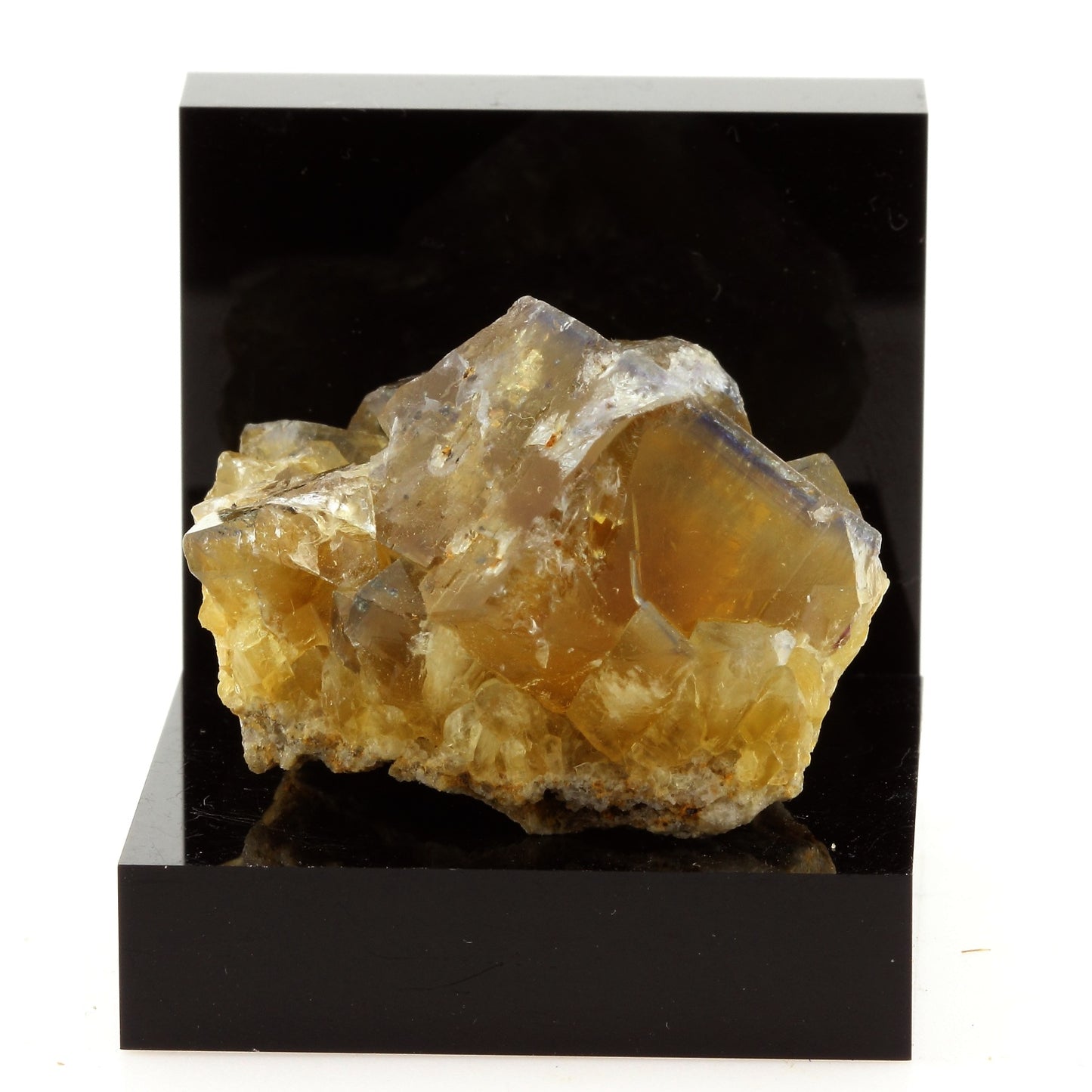 Fluorite. 214.5 carats. Valzergues, Aveyron, Occitanie, France