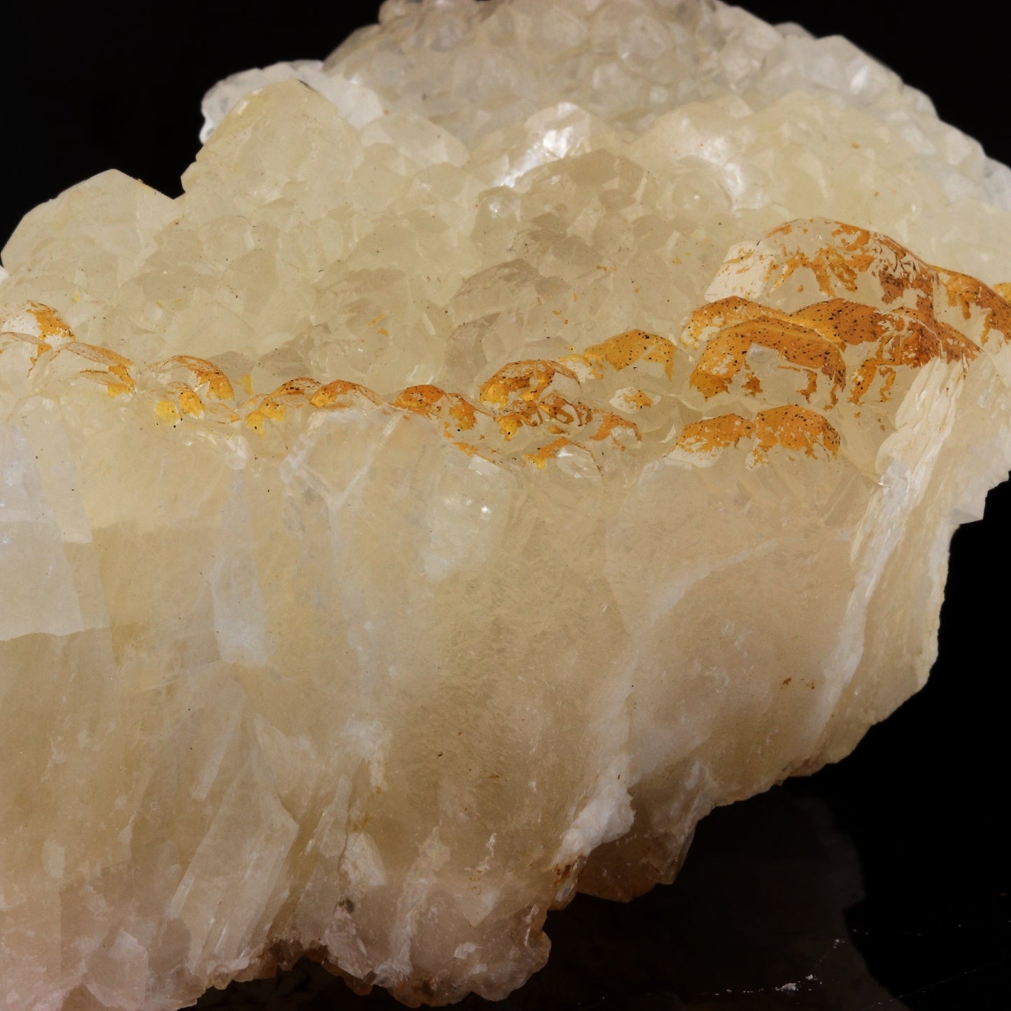 Calcite. 1620.4 carats. Bagard, Gard, Occitanie, France
