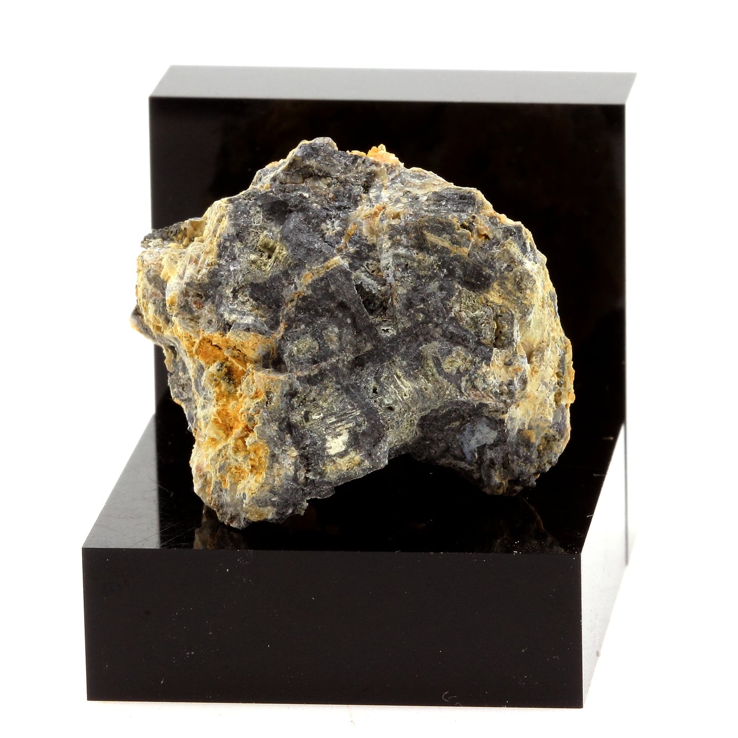 Galène. 107.9 carats. Beaujeu, Rhône, France