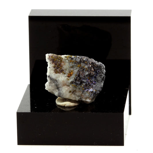 Chalcopyrite. 21.50 carats. Cavnic, Maramureș Co., Roumanie