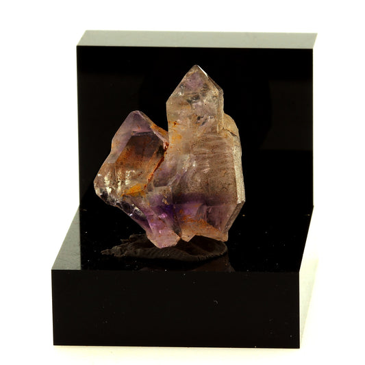 Quartz Améthyste. 27.19 carats. Ambohimasina Commune, Betafo District, Vakinankaratra Region, Antananarivo Province, Madagascar