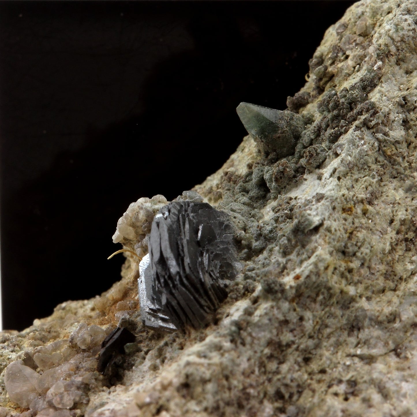 Quartz Chlorite + Hematite. 158.8 carats, Les Deux Alpes, Oisans, France