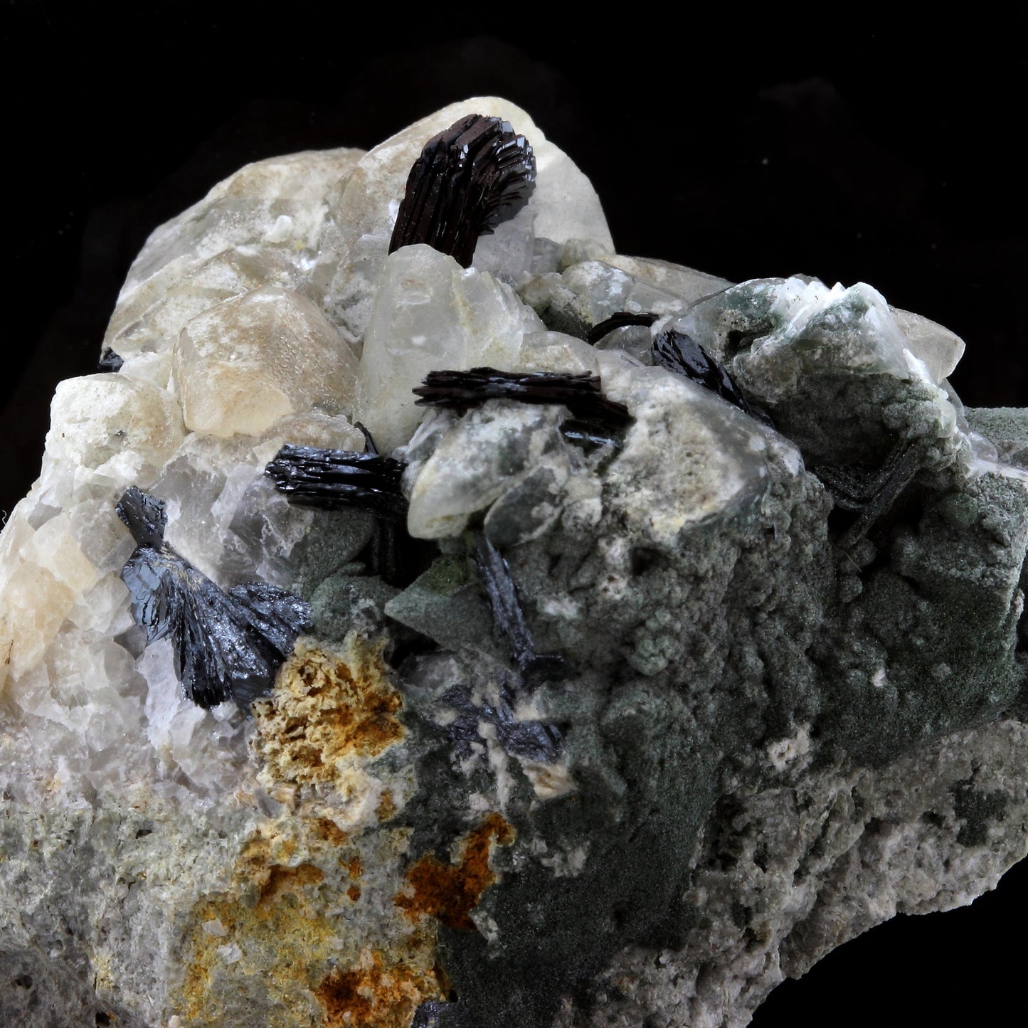 Quartz Chlorite + Hematite. 271.6 carats, Les Deux Alpes, Oisans, France
