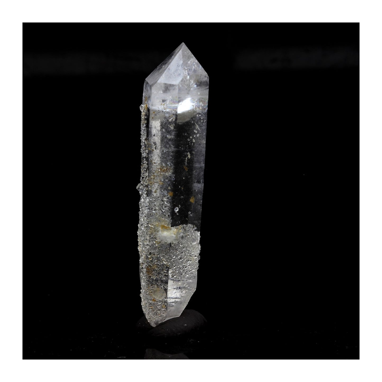 Quartz, Calcite, Siderite. 22.84 carats. Mésage Mine, Vizille, France