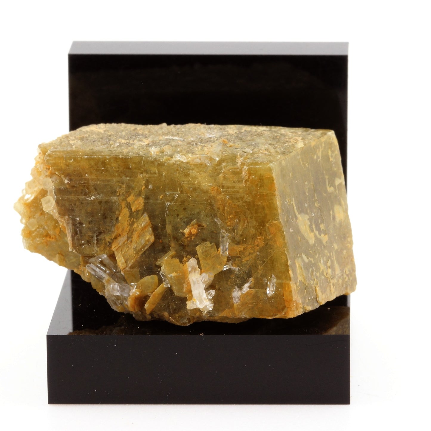 Siderite, Quartz, Calcite. 249.3 carats. Mésage Mine, Vizille, France