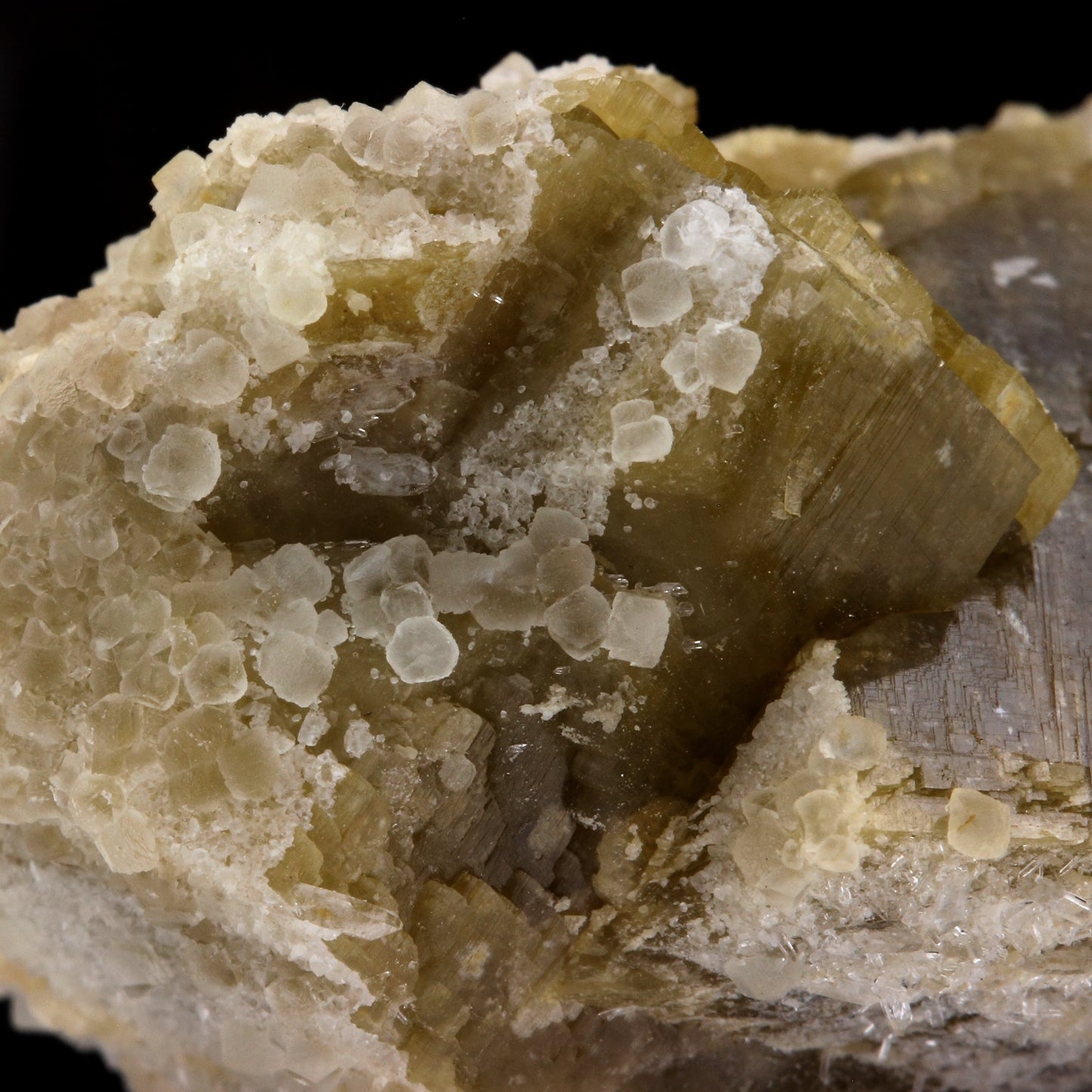 Siderite, Quartz, Calcite. 609.5 carats. Mésage Mine, Vizille, France