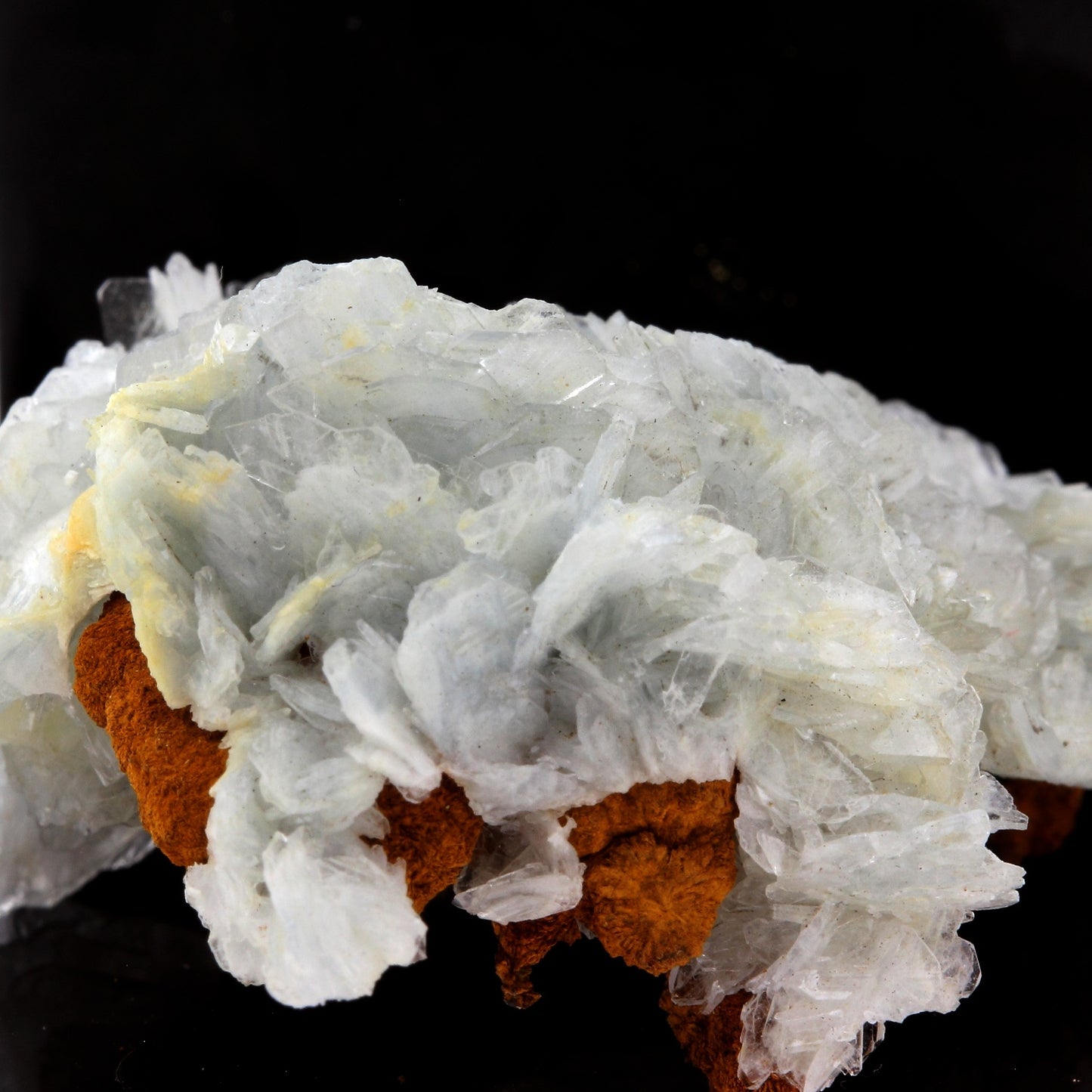 Baryte. 151.2 carats. Cerro Warihuyn, Miraflores, Pérou