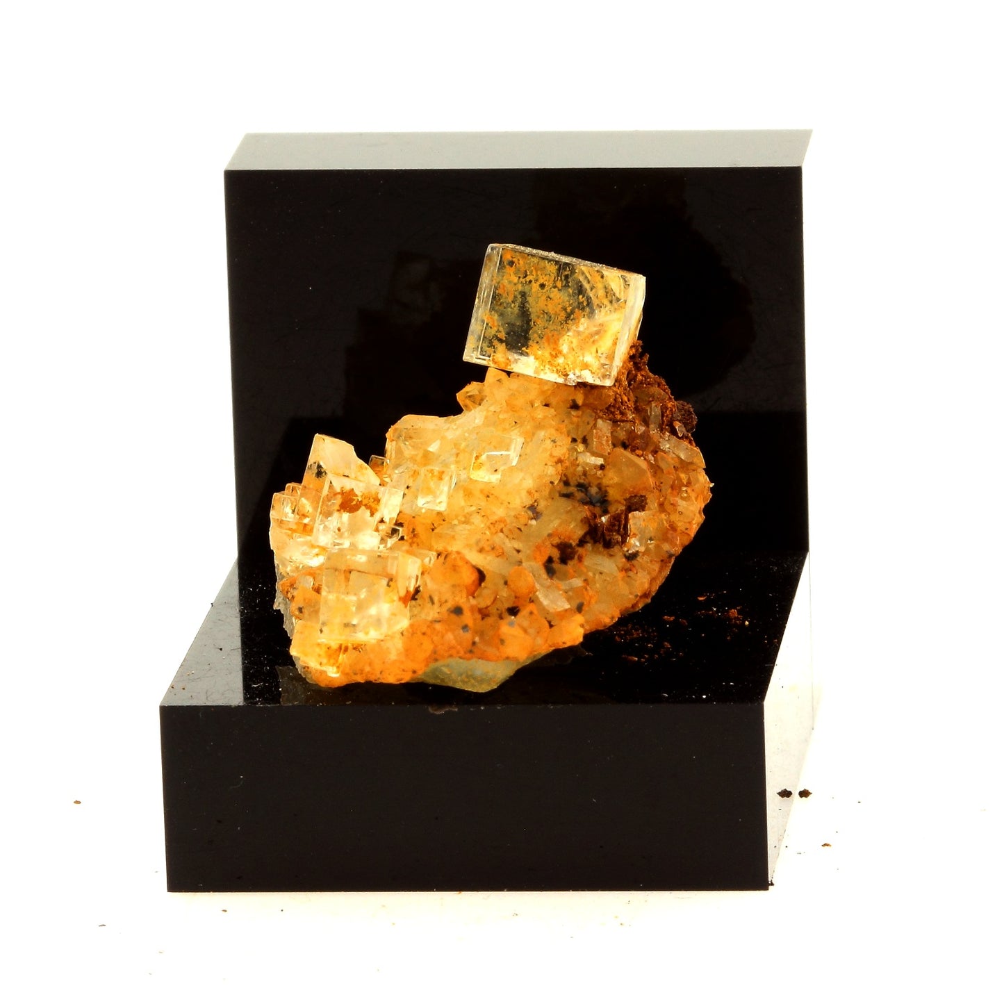 Fluorite + Quartz. 39.1 carats. Langeac, Haute-Loire, France
