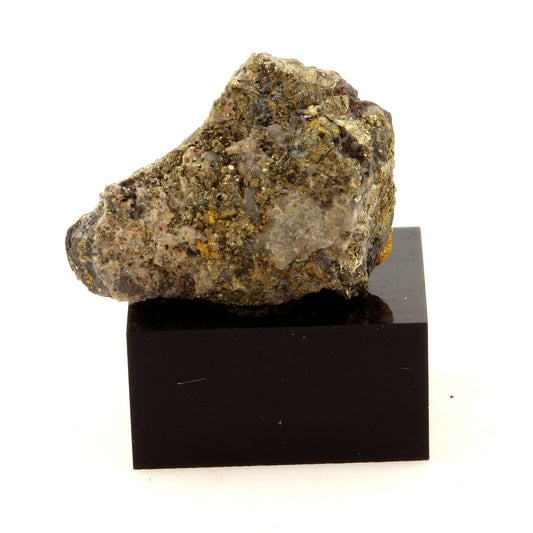 Chalcopyrite. 31.7 carats. Cavnic, Maramureș Co., Roumanie