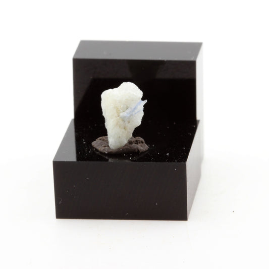 Cyanite Disthène. 1.4 carats. Pizzo Forno, Ticino, Suisse