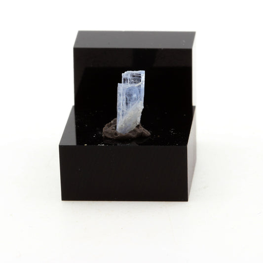 Cyanite Disthène. 0.91 carats. Pizzo Forno, Ticino, Suisse