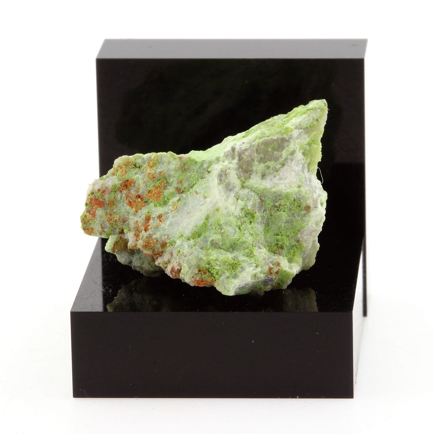 Chenevixite. 46.62 carats. Chuquicamata Mine, Antofagasta Region, Chili