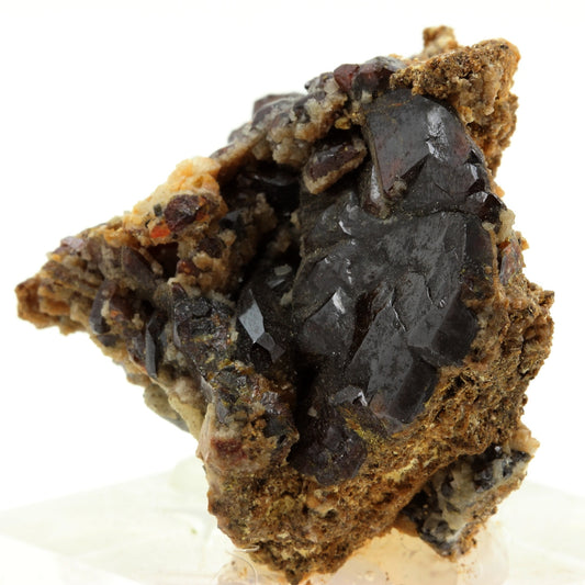 Descloizite. 664.8 carats. Berg Aukas Mine, Otjozondjupa Region, Namibie