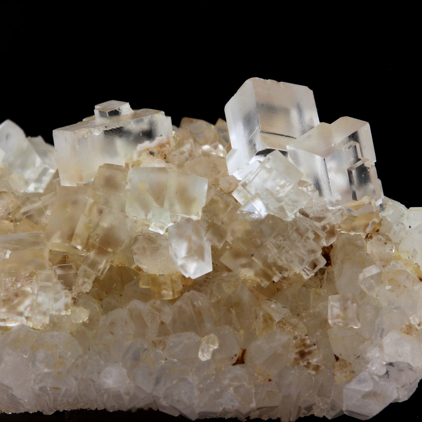 Fluorite + Quartz. 84.1 carats. Pratclaux, Langeac, Haute-Loire, France