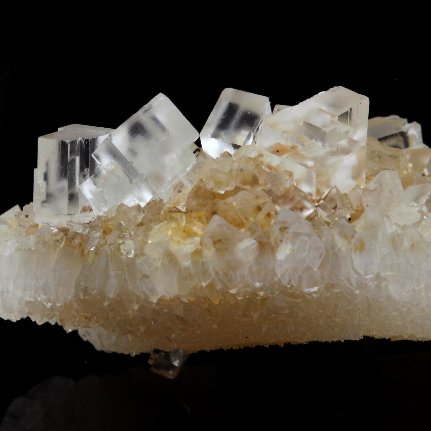 Fluorite + Quartz. 84.1 carats. Pratclaux, Langeac, Haute-Loire, France