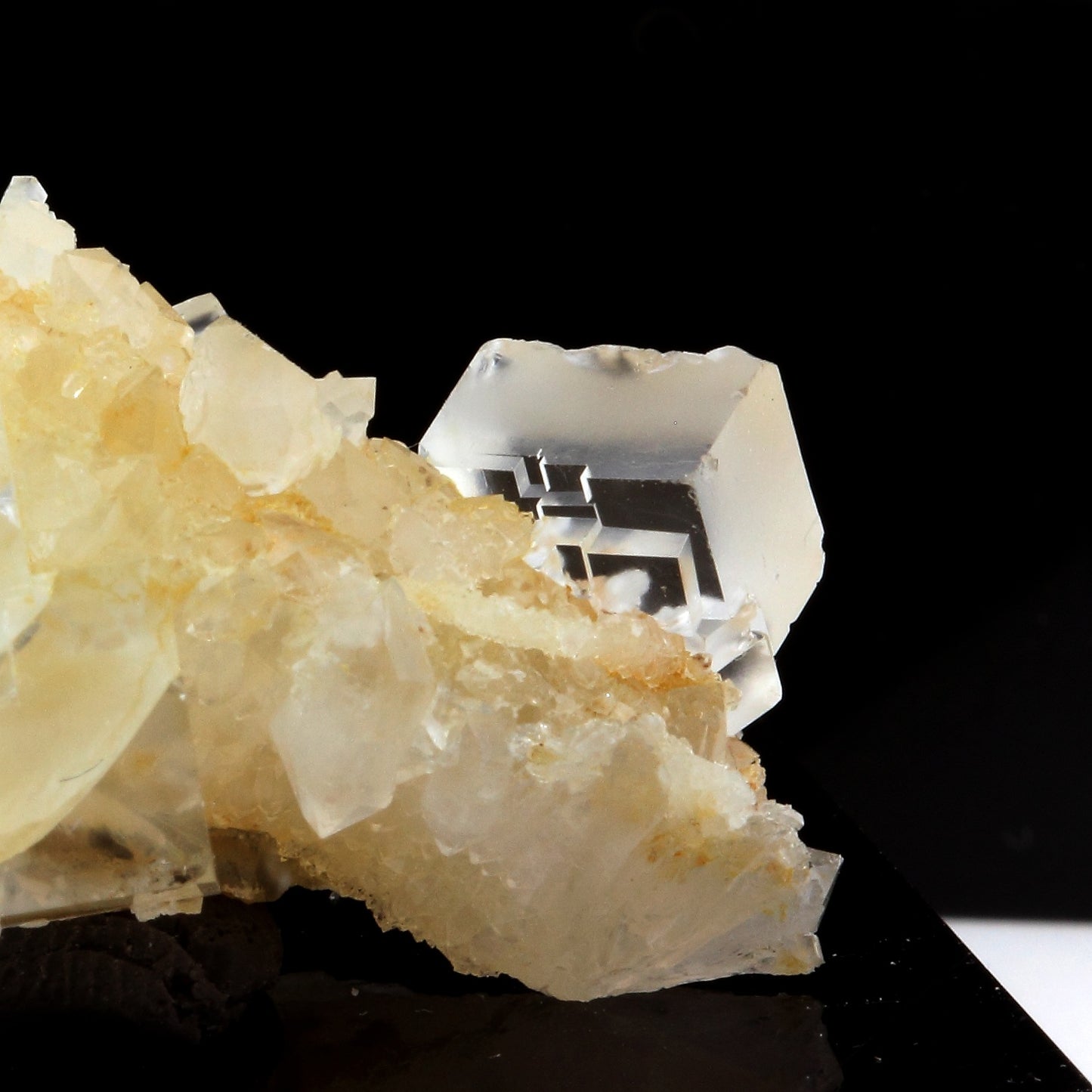 Fluorite + Quartz. 54.3 carats. Pratclaux, Langeac, Haute-Loire, France