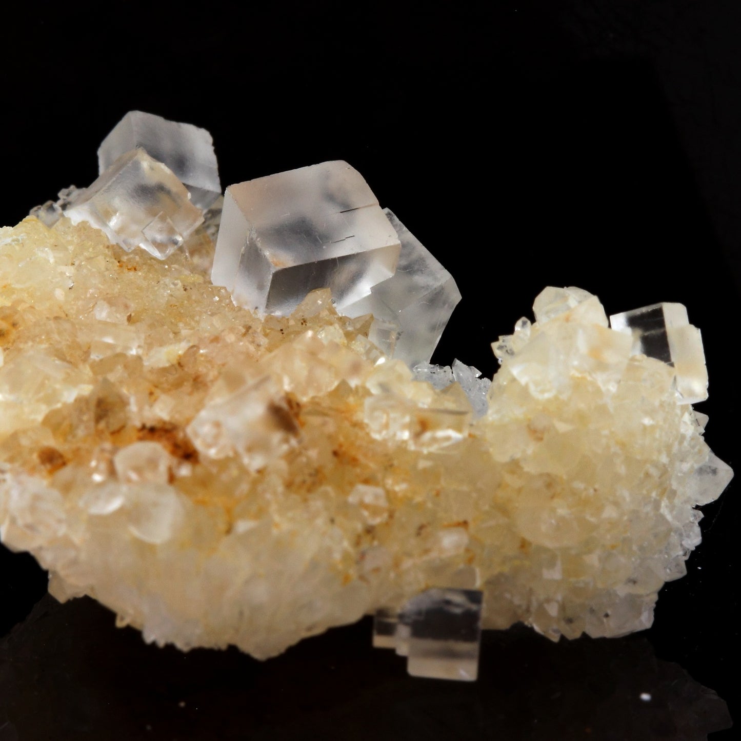Fluorite + Quartz. 62.1 carats. Pratclaux, Langeac, Haute-Loire, France