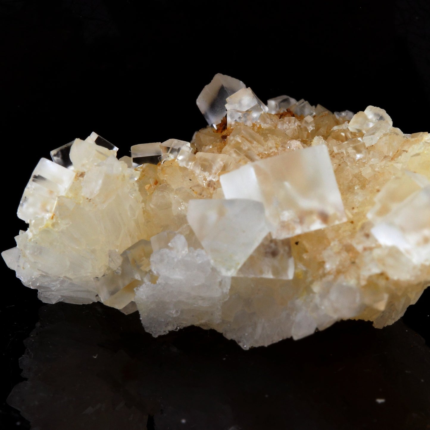 Fluorite + Quartz. 62.1 carats. Pratclaux, Langeac, Haute-Loire, France