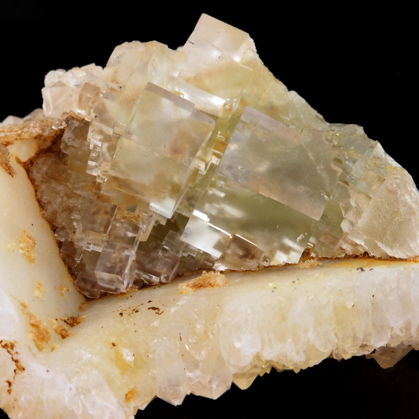 Fluorite + Quartz. 163.5 carats. Pratclaux, Langeac, Haute-Loire, France