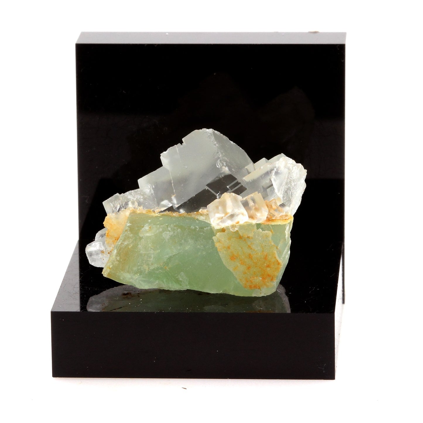 Fluorite + Quartz. 98.4 carats. Pratclaux, Langeac, Haute-Loire, France