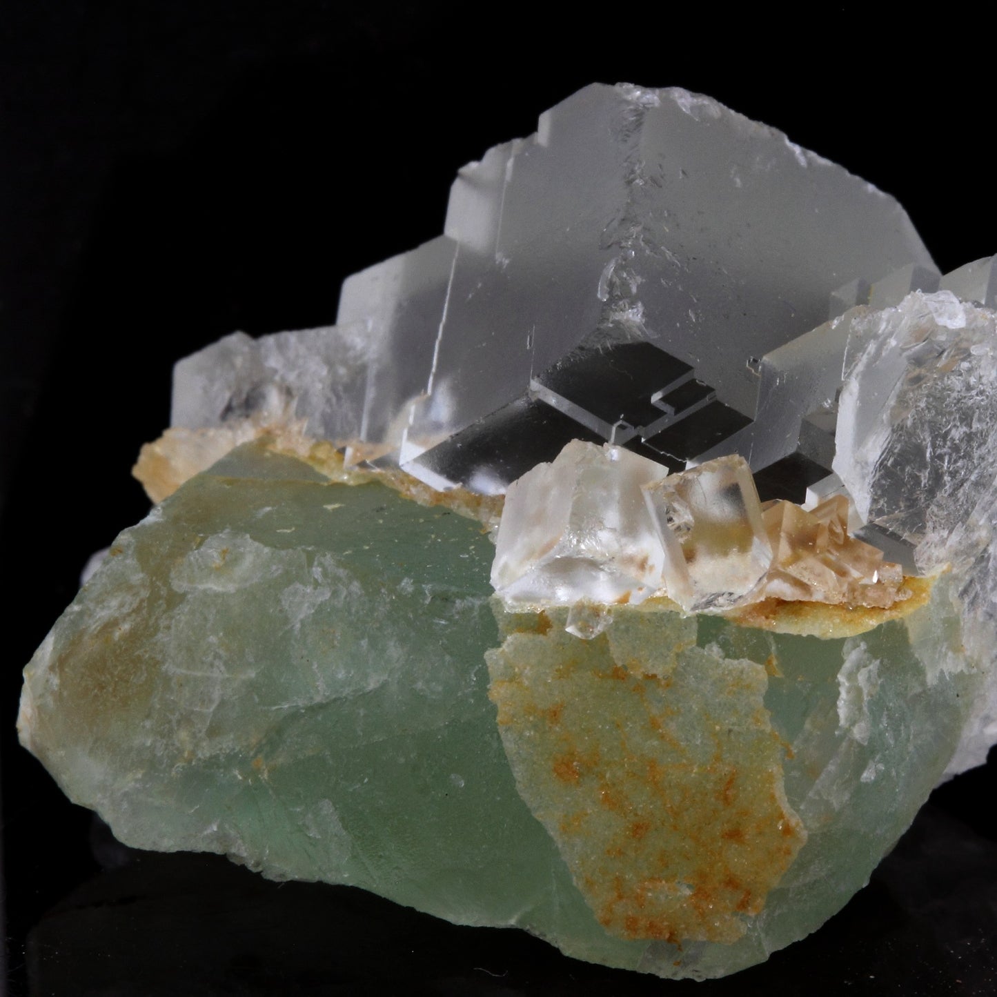 Fluorite + Quartz. 98.4 carats. Pratclaux, Langeac, Haute-Loire, France