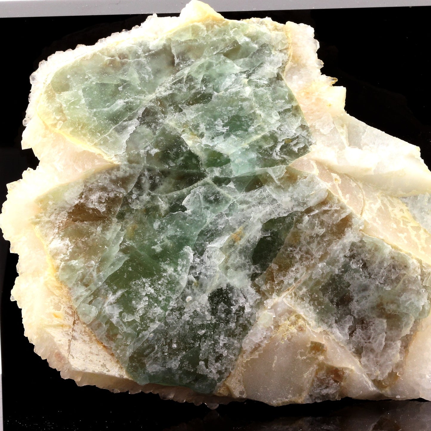 Fluorite + Quartz. 1335.3 carats. Pratclaux, Langeac, Haute-Loire, France