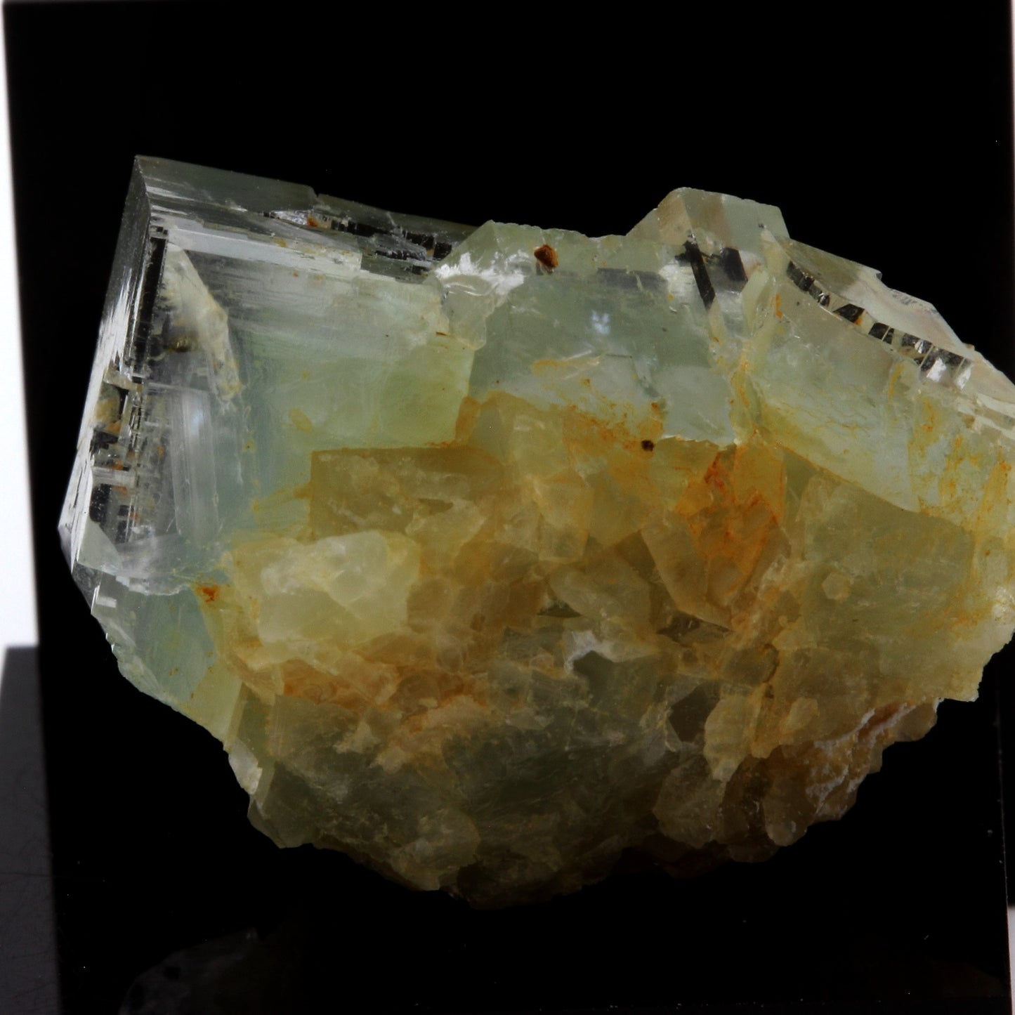 Fluorite. 83.9 carats. Pratclaux, Langeac, Haute-Loire, France