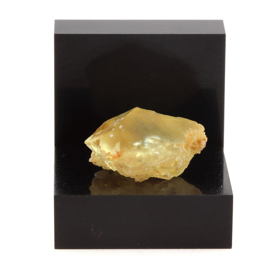 Fluorite. 17.5 carats. Puy-Saint-Gulmier, Puy-de-Dôme, France