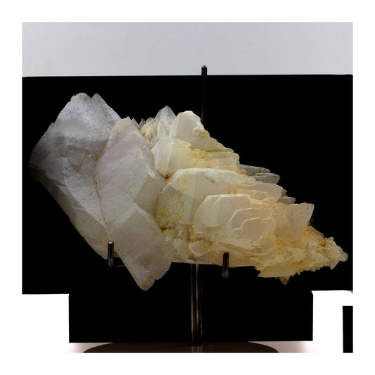 Calcite. 2080.1 carats. Le Noirey, Savoie, France